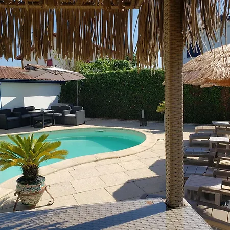 Zure Ondoan - Et Piscine Chauffee *