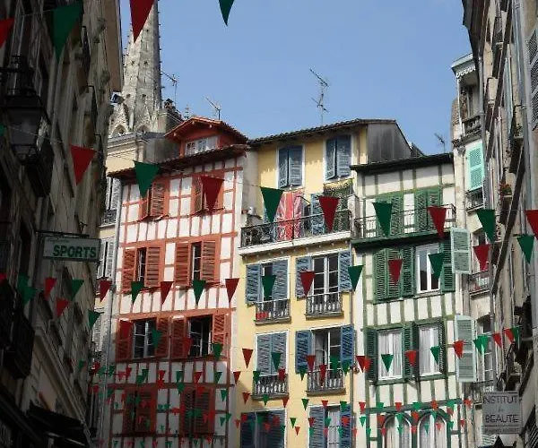 Zure Ondoan - Et Piscine Chauffee Apartment *