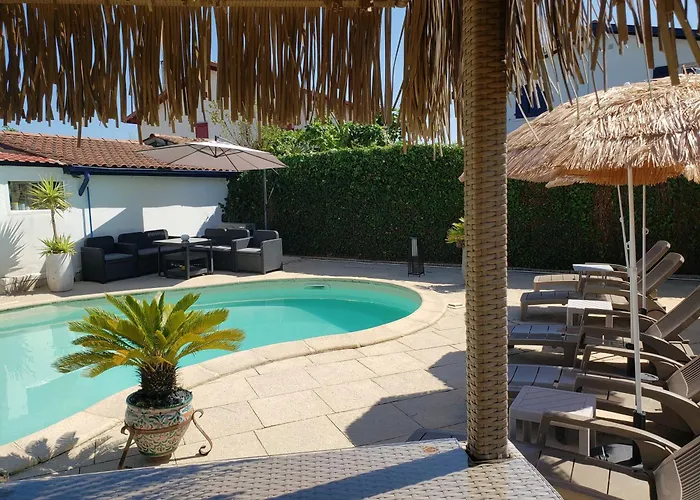 Zure Ondoan - Et Piscine Chauffee *